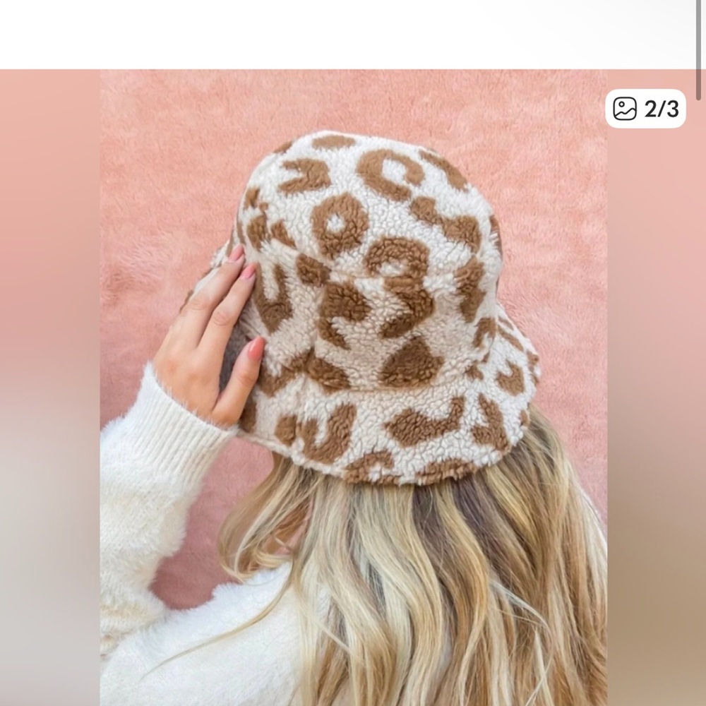 Womens Sherpa Animal Print Bucket Hat - Picture 2 of 4